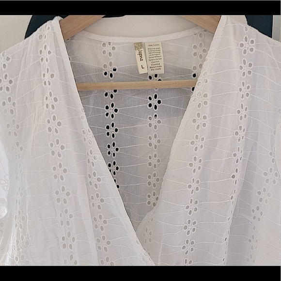 Japna white eyelet short- sleeve wrap top large - Picture 5 of 14